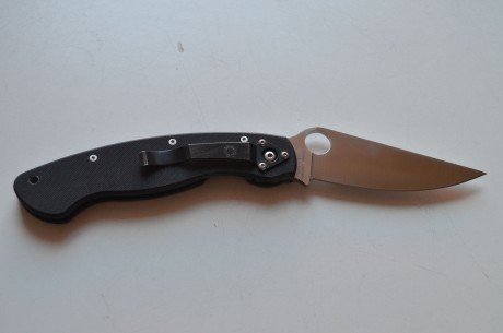 Vendo dos navajas Spyderco Military, una en filo liso y otra en filo serrado entero, impecables.

200€ 01
