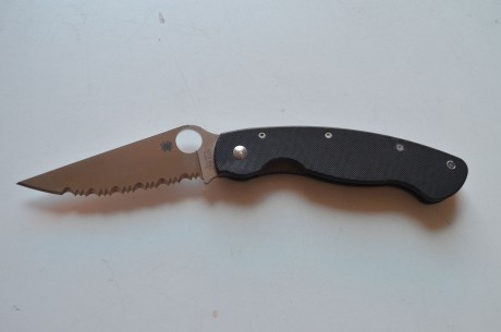 Vendo dos navajas Spyderco Military, una en filo liso y otra en filo serrado entero, impecables.

200€ 00