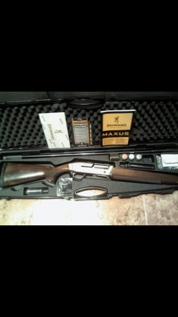 Se vende escopeta browning maxus hunter.con su maletin con polichokes.llaves.choke alargador.cuñas para 01