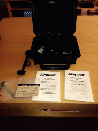 En buen estado de uso
Aimpoint compM2
Montura larue tactical m68 cco
Protector de goma
Killflash
Caja 30