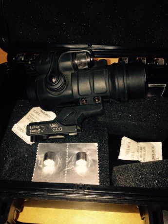 En buen estado de uso
Aimpoint compM2
Montura larue tactical m68 cco
Protector de goma
Killflash
Caja 50
