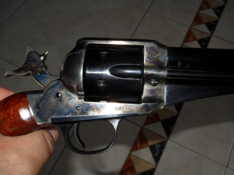 ¡¡ ATENCION !!
SOLO PARA TIRO CON POLVORA NEGRA.

Hola,
Para tiro con polvora negra y cartucho metálico 111