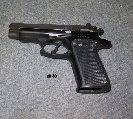 Vendo pistola STAR PK 30 con su estuche original 2 cargadores y baqueta limpieza. Su precio  125 euros 01