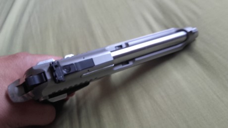 Vendo pistola Taurus pt-99 inoxidable en perfecto estado para hacer caja y por cupo. En f. Dos cargadores. 01