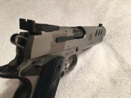 Hola compañeros,vendo mi pistola Smith Wesson 1911PC,una maravilla de precision, totalmente nueva, calibre 12