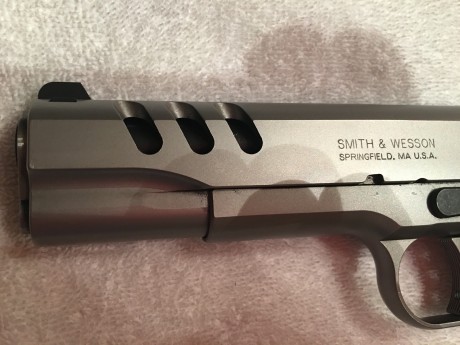 Hola compañeros,vendo mi pistola Smith Wesson 1911PC,una maravilla de precision, totalmente nueva, calibre 11