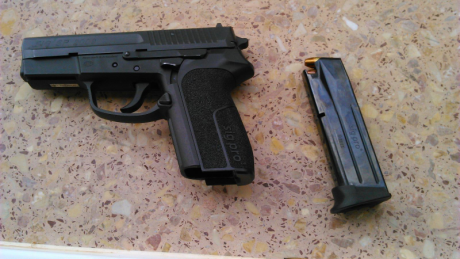 Un compañero vende esta pistola  SIG PRO SP 2009 calibre 9 parabellum. 
Prácticamente nueva sin uso. ha 02