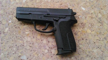 Un compañero vende esta pistola  SIG PRO SP 2009 calibre 9 parabellum. 
Prácticamente nueva sin uso. ha 01