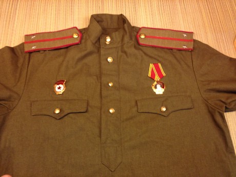 Lo dicho, se venden una serie de articulos de mi coleccion, originales y replicas de la WWII.
Los articulos 02