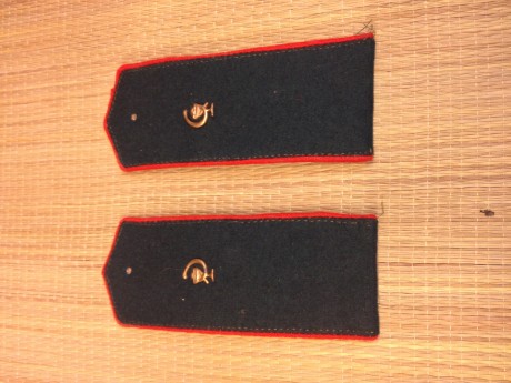 Lo dicho, se venden una serie de articulos de mi coleccion, originales y replicas de la WWII.
Los articulos 00