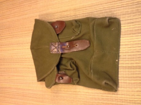 Lo dicho, se venden una serie de articulos de mi coleccion, originales y replicas de la WWII.
Los articulos 10