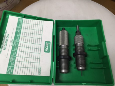 Vendo dies calibre 30-06 marca rcbs con poco uso,35€ envio incluido por correo ordinario. 01