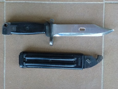 Buenas.Pongo en venta tres bayonetas de Ak:
-AKM Type II adoptada en la extinta Yugoslavia en 1972 para 11