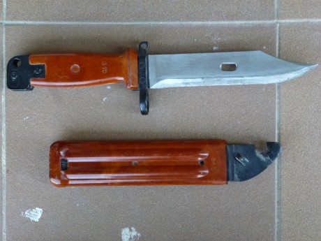 Buenas.Pongo en venta tres bayonetas de Ak:
-AKM Type II adoptada en la extinta Yugoslavia en 1972 para 10