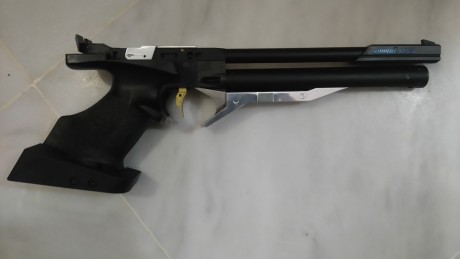 Vendo Hammerli APS3 ,  pistola softair de aire precomprimido por palanca, ideal para entrenar en casa.
Como 01