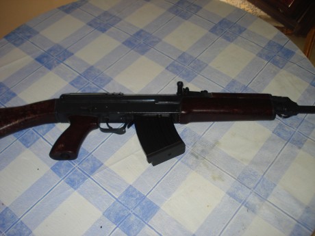 hola ,un amigo mio vende este fusil de asalto checoslovaco vz-54.inutilizado,para pasar al libro de coleccionista,por 00