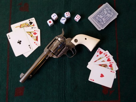 "VENDIDO" revólver Ruger New Vaquero Gloss inox. cl.357/38. 5 1/2", con dos juegos de cachas 00