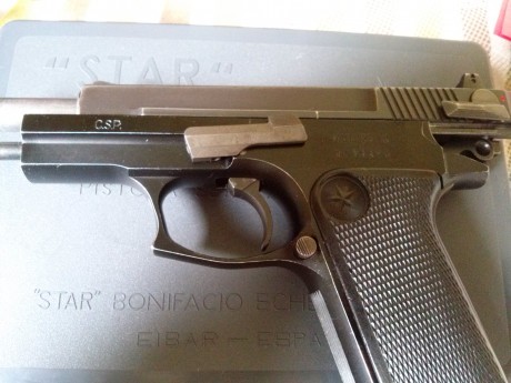 Pistola Star 28PK. Impresionante estado, en su caja original con marcajes del Cuerpo Superior de Policía, 61