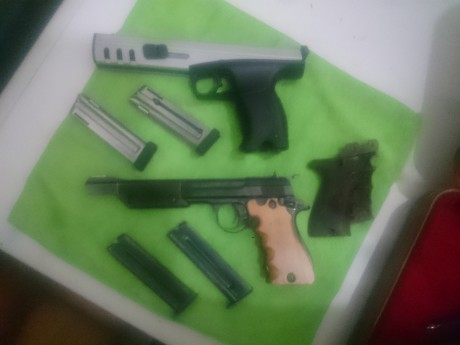 Hola vendo esta arma para gente que se inica en el mundo del tiro.Tiene cachas de cerezo y las originales.dos 02