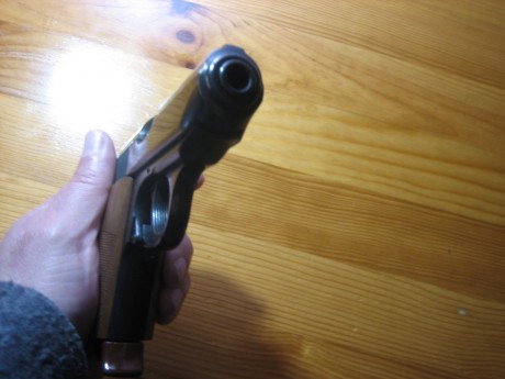 Hola. Se vende Walther PPK  32 ACP  (7.65), en uso  y en Libro de coleccionista.  Impecable, 4 cargadores, 12