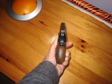Hola. Se vende Walther PPK  32 ACP  (7.65), en uso  y en Libro de coleccionista.  Impecable, 4 cargadores, 20