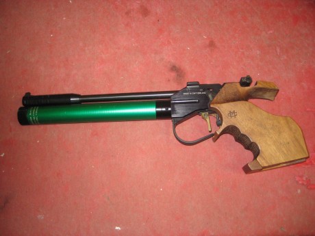 Hola, un compañero del Tiro, vende esta pistola Morini, CM 162 MI, con pocos tiros..., empuñadura talla 01
