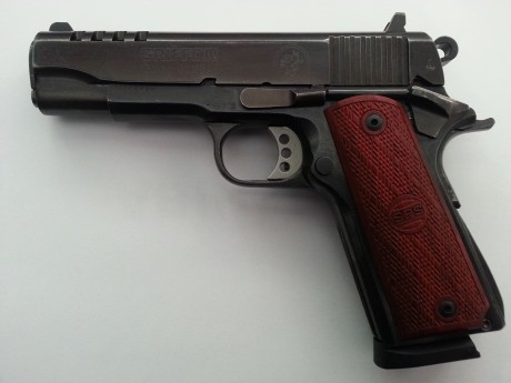 Pongo a la venta pistola calibre .45 ACP tamaño Commander (4,25" longitud de cañón), fabricada en 02