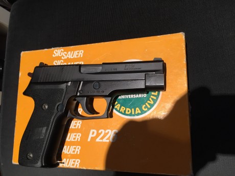  image.jpeg Vendo Sig Sauer P226, muy poco uso y en perfecto estado.Guiada con la A.
Lleva 2 cargadores, 00