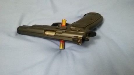 Vendo esta Cz 85 combat, esta en muy buen estado, la compre pensando en hacerle un tuneo extremo, pero 02