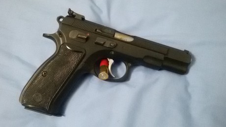 Vendo esta Cz 85 combat, esta en muy buen estado, la compre pensando en hacerle un tuneo extremo, pero 01