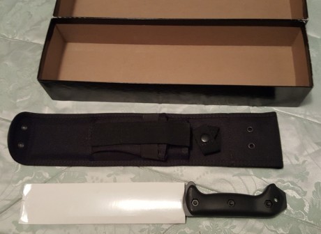 ***VENDIDO***

***El cuchillo ha sido vendido, gracias a todos por el interés*** 

Vendo cuchillo Becker 02