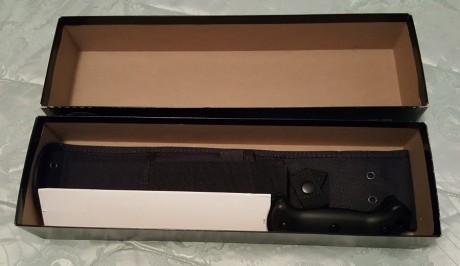  ***VENDIDO***

***El cuchillo ha sido vendido, gracias a todos por el interés*** 

Vendo cuchillo Becker 01