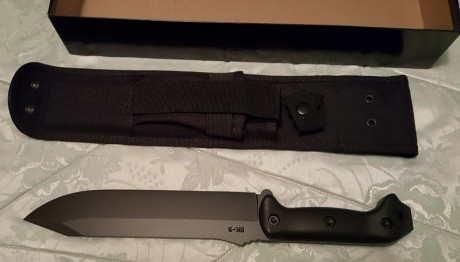  ***VENDIDO***

***El cuchillo ha sido vendido, gracias a todos por el interés*** 

Vendo cuchillo Becker 12