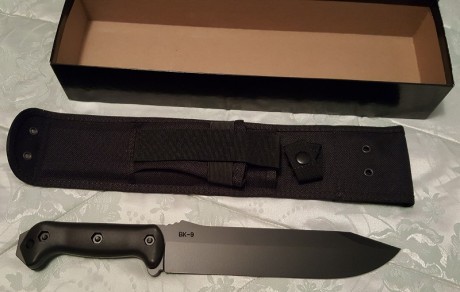  ***VENDIDO***

***El cuchillo ha sido vendido, gracias a todos por el interés*** 

Vendo cuchillo Becker 11