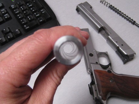 Hola, vendo pistola SIG SAUER P226 X-Five Allround calibre 9pb
Está en perfecto estado.
Cachas de madera 00