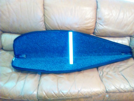 Hola.

Vendo funda gamo para carabina o fusil con visor. 

Medidas interiores 125x26

Verde y negra. Dos 00