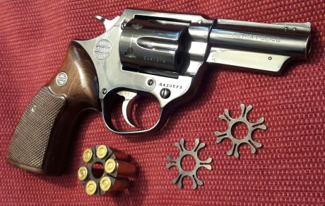   Hola compis, como no se puede tener todo y nadie ha querido comprar mi excelente HK USP compact inox 01