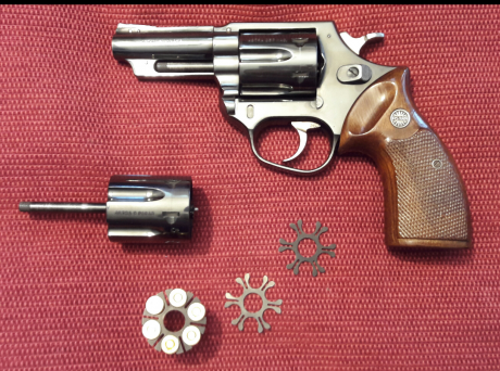   Hola compis, como no se puede tener todo y nadie ha querido comprar mi excelente HK USP compact inox 00