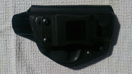 Buenas, 

Vendo funda interior de kydex para S&W SHIELD 9/40 fabricada por Gorilla Concealment. Estado 02