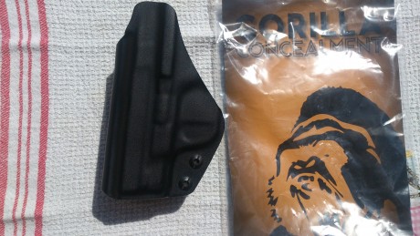 Buenas, 

Vendo funda interior de kydex para S&W SHIELD 9/40 fabricada por Gorilla Concealment. Estado 00