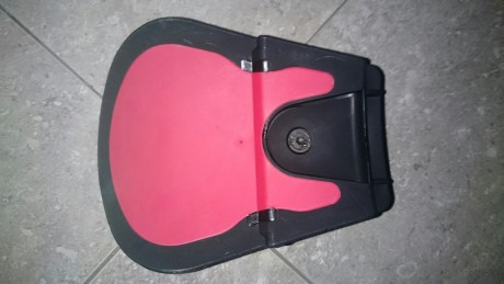 Hola vendo dos fundas y un ris para glock 17 /19
Las fundas nuevas, sin usar, el ris usado pero perfecto
La 10
