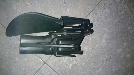 Hola vendo dos fundas y un ris para glock 17 /19
Las fundas nuevas, sin usar, el ris usado pero perfecto
La 22