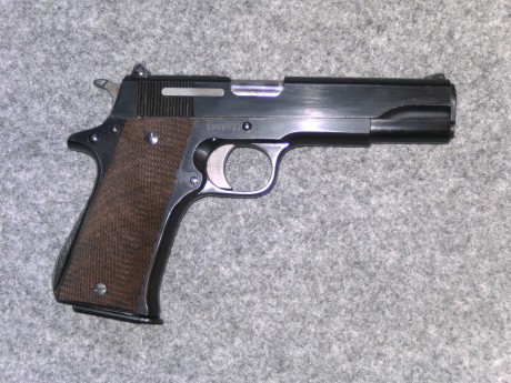 Hola a todos, pongo a la venta esta magnifica Star PS en calibre 45 en estado flamante, con su caja original 01