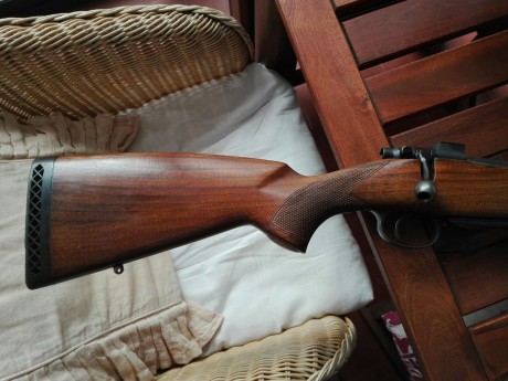 Se vende rifle Brno 602 calibre 375 HH en muy buenas condiciones. En el precio estan incluidas bases y 21