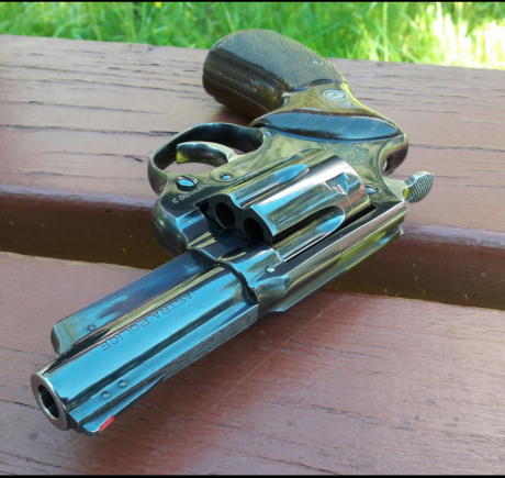   Hola compis, como no se puede tener todo y nadie ha querido comprar mi excelente HK USP compact inox 20