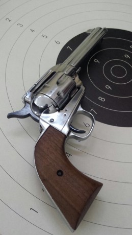 Un compañero me ha pedido que le ponga a la venta este precioso revólver Virginian Dragoon 357 magnum 01