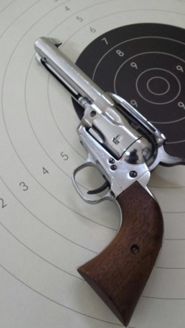 Un compañero me ha pedido que le ponga a la venta este precioso revólver Virginian Dragoon 357 magnum 01