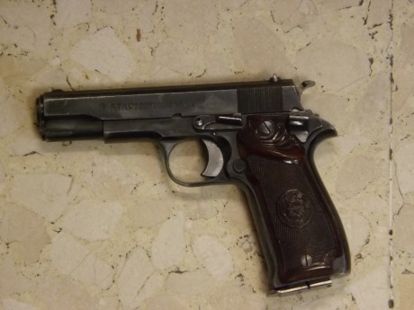Vendo pistola de 9 mm corto, marca STAR . modelo SÚPER, precio 100 €, ( gastos de envío a coste del comprador) 00