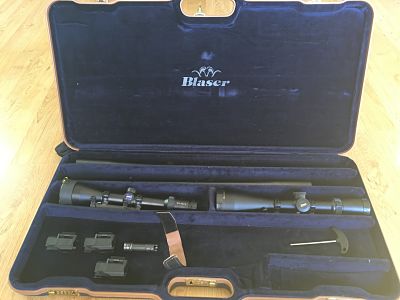Vendo maletin Blaser Original  , para el  rifle , dos  cañones y dos visores con tres cerraduras de numeración 00