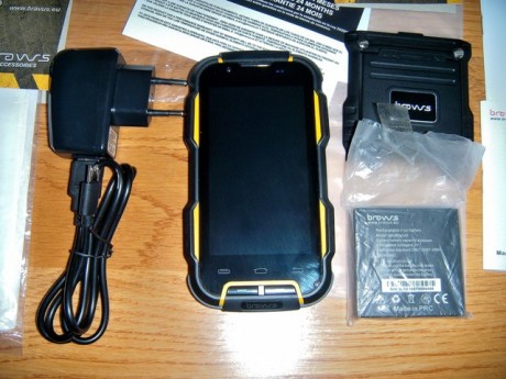 Smartphone rugerizado Bravus Gorila V9H, versión mejorada del modelo V9 que incluye un mejor procesador, 01
